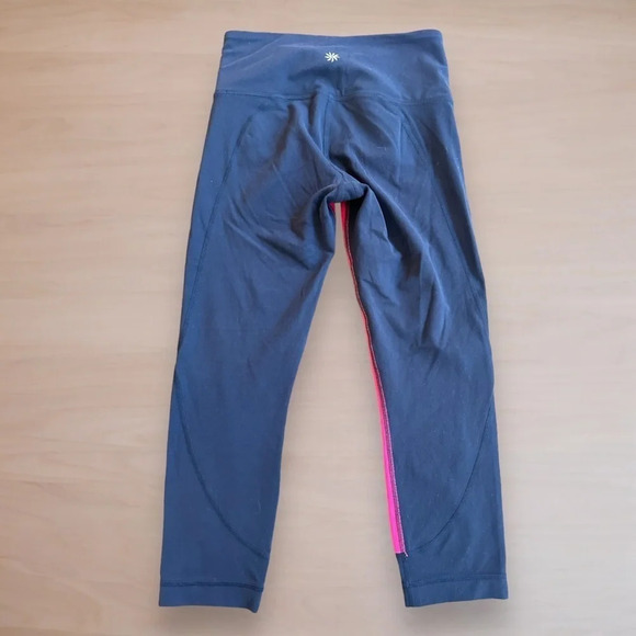 Athleta COLORBLOCK SALUTATION CAPRI xs Color: Summer Azalea/ Navy - Picture 3 of 5